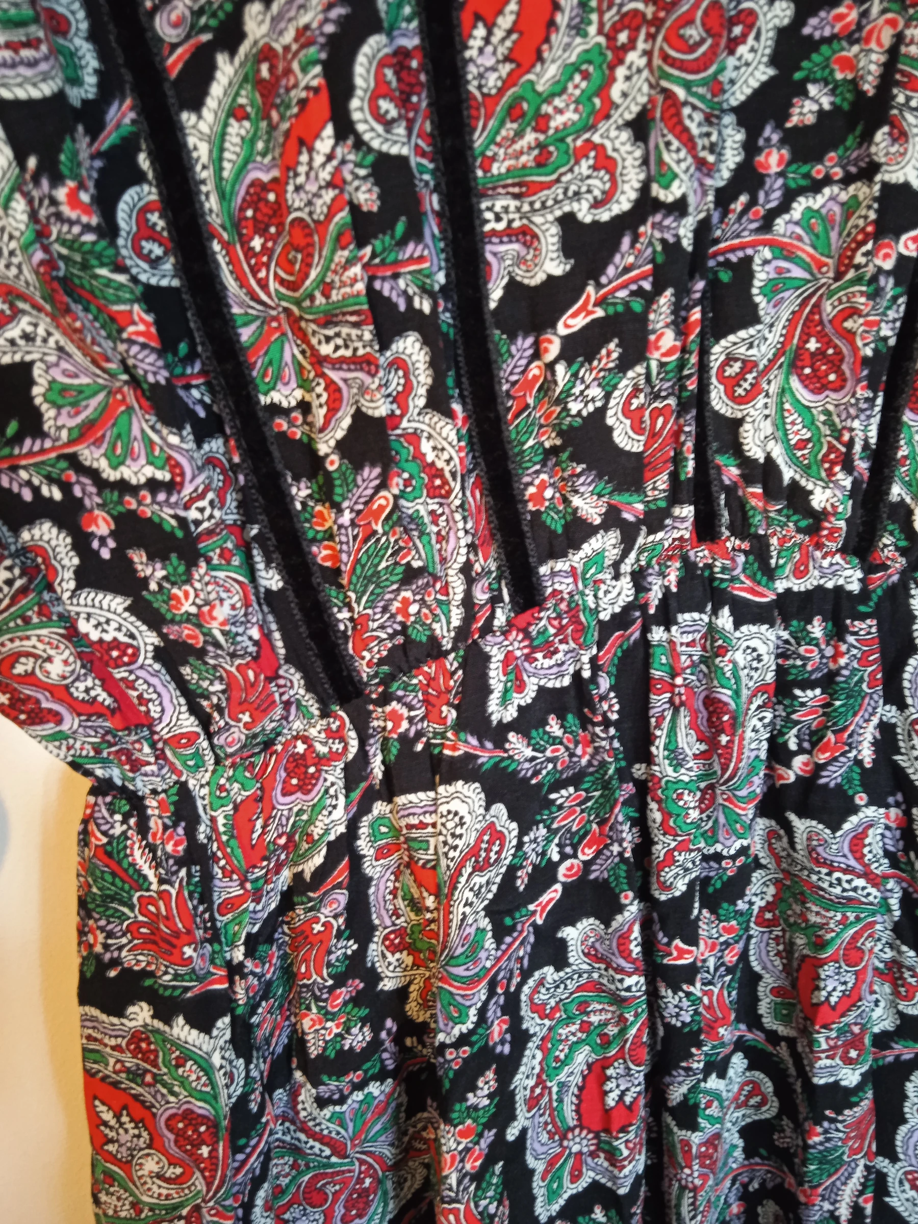 Midi summer dress, mid-calf, black with patterns size 36/38 – photo 4